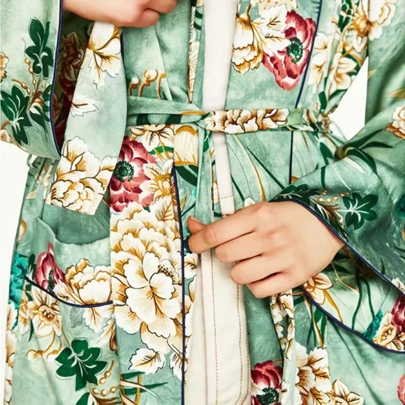 Kimono - Picture 3 of 10